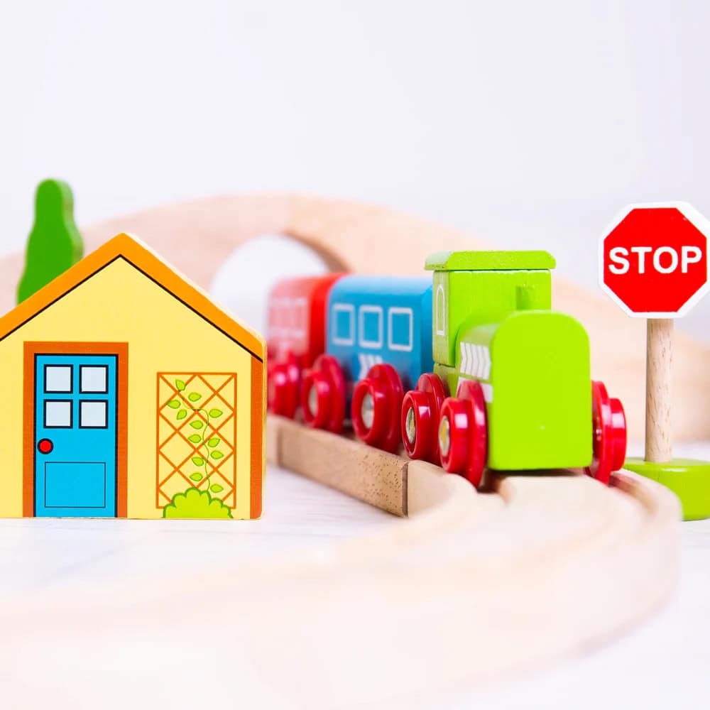 Figure of Eight Train Set - Image 3